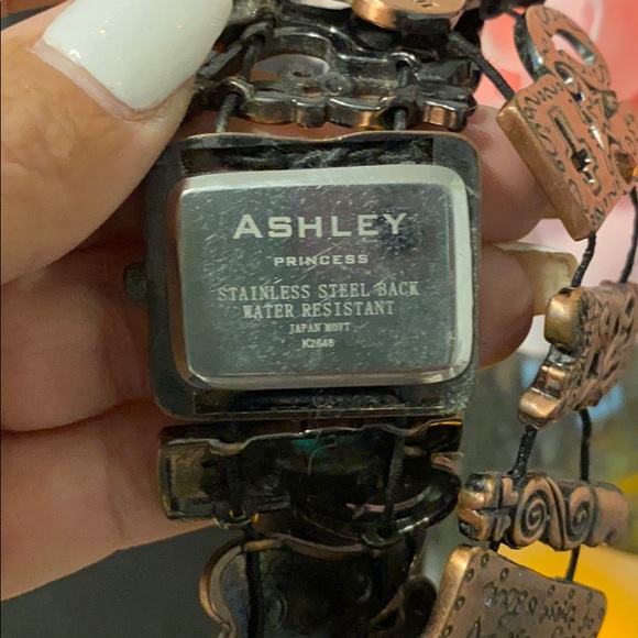 Watch - Picture 5 of 5